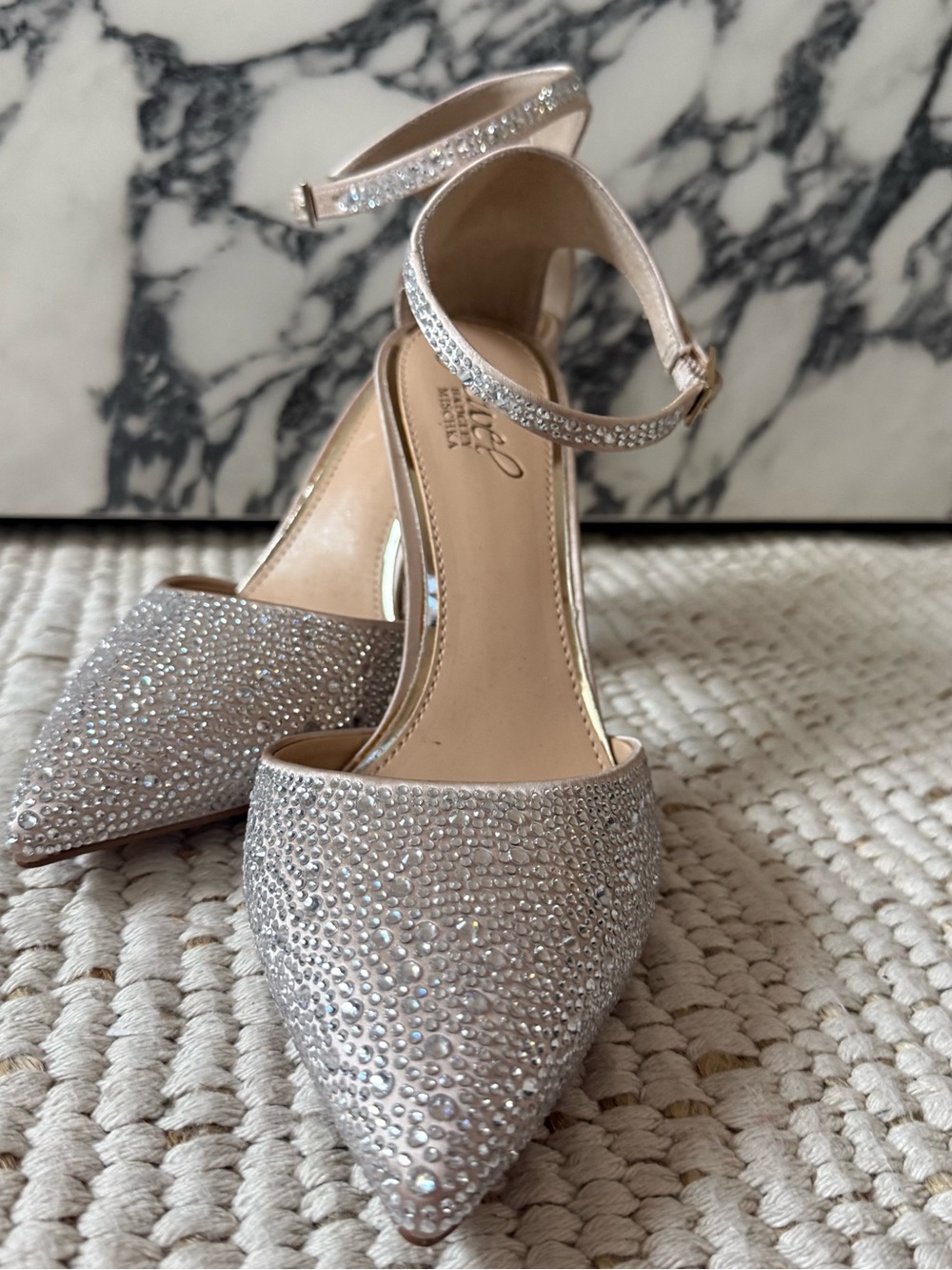 Jewel Badgley Mischka Jailene Champagne Satin Rhinestone Pump Size 9 NEW - Picture 2 of 13